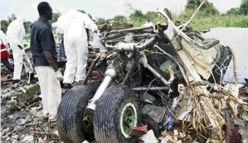 Mueren siete ocupantes al estrellarse un avión en la capital de Sudán del Sur