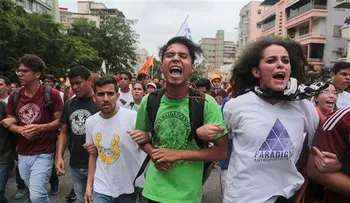 Bloquean marcha opositora en Venezuela 