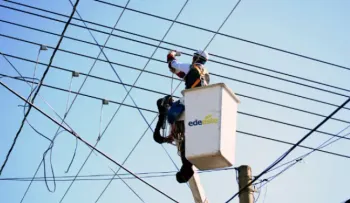 Edeeste acuerda rehabilitar las redes, las instalaciones de lámparas y postes en Monte Plata