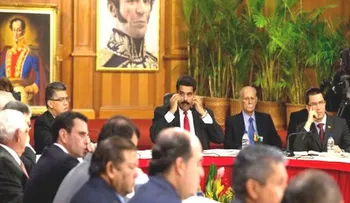 Gobierno y oposición acuerdan diálogo para superar grave crisis en Venezuela