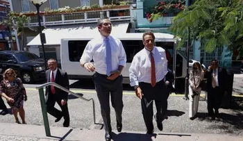 El gobernador de Puerto Rico no quiere verse obligado a elegir entre pagar a maestros o bonistas 
