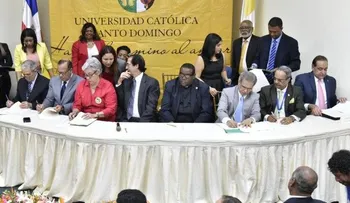 El Gobierno erogará RD$ 7,000 millones, para aumento salarial de los médicos 