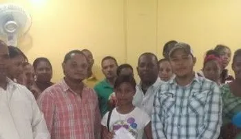 Ministerio de la Juventud entrega 100 becas en Barahona