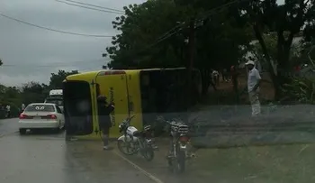 Varios lesionados al volcarse autobús de Caribe Tours salió de Dajabón