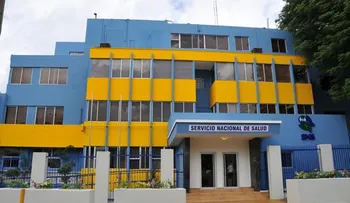SNS entrega nombramientos a 136 médicos pasantes de ley