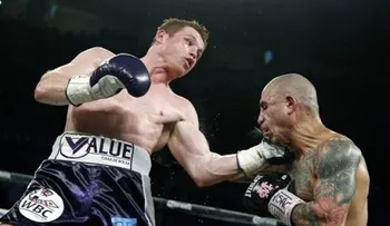 Saúl â??Caneloâ? Álvarez  logra cómoda victoria ante  Miguel Cotto