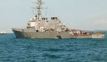 Encuentran â??algunos restosâ? en el barco militar de EE.UU. que chocó con un buque petrolero