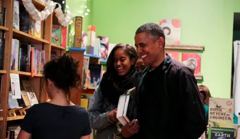 Los Obama salen de compras y se llevan a casa nueve libros