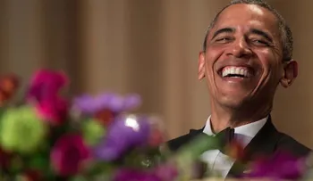 Las pesadas bromas de Obama en su última cena con los corresponsales de la Casa Blanca