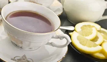 El té de limón previene el envejecimiento prematuro; cómo prepararlo
