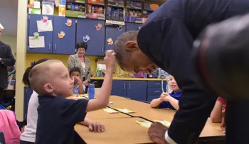 Obama: varios líderes se tiñen el cabello; ¡yo, no!