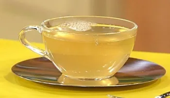 ¿Sabes que sucede si bebes agua con miel con el estómago vacío? La respuesta te sorprenderá