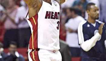 Wade lidera al Heat sobre los Clippers