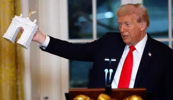 Gobierno de Trump informa a juez que construcción del arco de triunfo de 76 metros en Washington podría iniciar en dos semanas