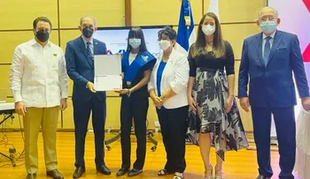 MESCYT gradúa más de nueve mil alumnos del Programa Inglés de Inmersión