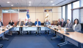 Valdez Albizu y Magín Díaz reciben a representantes del GAFILAT y de la Unidad de Análisis Financiero de RD