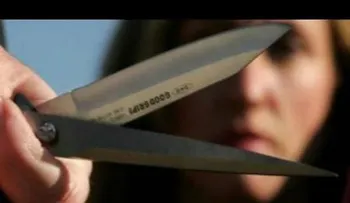 Mujer corta pene de su violador y lo mata a martillazos