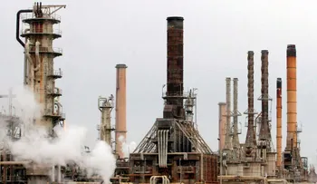 Petróleo cae por tercera jornada consecutiva ante expectativa de reanudación parcial del oleoducto Este-Oeste saudí