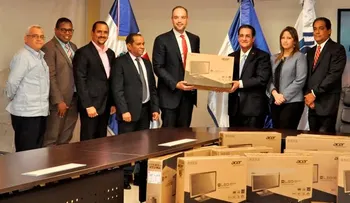 UASD recibe mil computadoras donadas por el INDOTEL