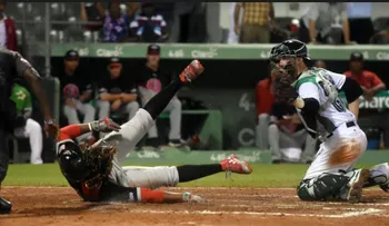 Leones vencen 4-1 a las Estrellas, y las Aguilas 5-2 a los Toros 