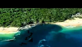 Un sumidero gigante se traga una playa en Australia (VIDEO)