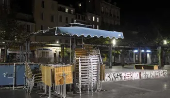 Francia endurece el toque de queda mientras suben los contagios de covid