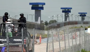 Entrenan perros que vigilan a El Chapo