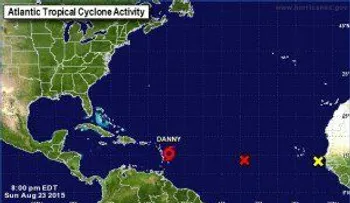 Danny sigue debiltándose; pasaría este lunes a través de Sotavento