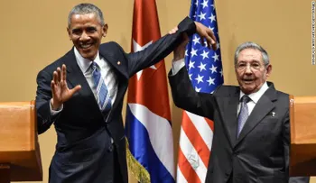 Esos saludos incómodos cuando literalmente todo el mundo está observando