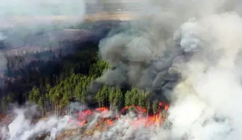 El incendio alcanza la localidad de Prípiat y se divisa desde Chernóbil