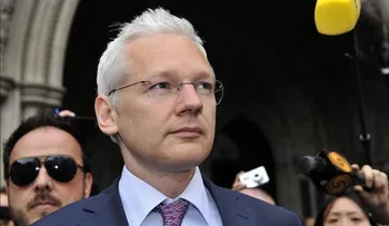 Julian Assange critica el "espionaje masivo" de Estados Unidos