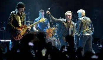 U2 hace homenaje a García Márquez, mujeres y paz en concierto en Bogotá