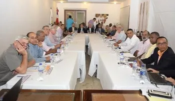 Crean mesa diálogo buscar solución eléctrica en Las Terrenas