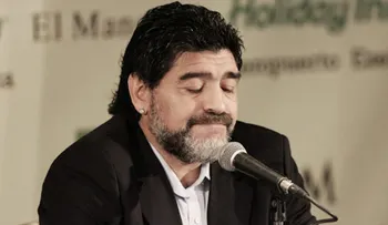 "Siento vergüenza, por primera vez, de ser argentino", dice Diego Maradona
