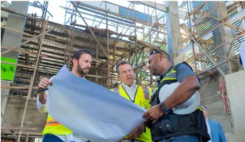 Bisonó acelera entrega de obras en el Centro Olímpico