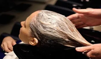 Mezcla estos 3 ingredientes y ponlos en tu cabello! Los resultados son increibles!