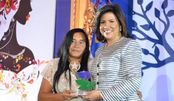 Vicepresidenta valora participación de la mujer en la lucha contra la pobreza  