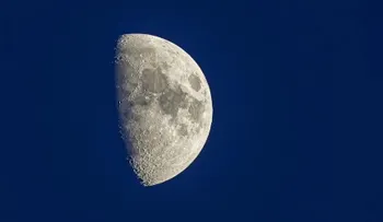 NASA planea instalar base nuclear lunar como parte de su carrera espacial con China