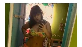 Melymel calienta las redes; aclara sus fotos no tienen photoshop