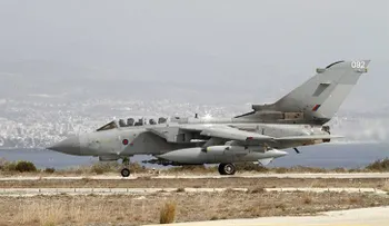 Aviones Reino Unido se dirigen a Siria para bombardear Estado Islámico