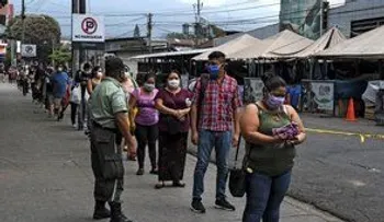 El COVID-19 seguirá en las Américas otros 2 años, advierte la OPS