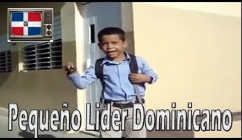 El niño que dio mensaje en su escuela se convierte en una celebridad (VIDEO)