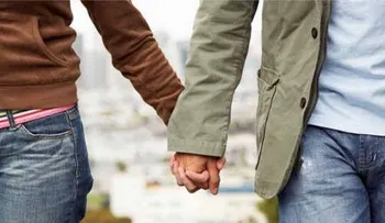La mujeres: Ellos son dominantes: Los hombres: ellas son mandonas 