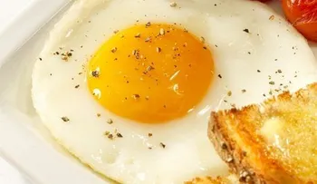 Alimentos SORPRENDENTES para combatir la anemia; espinacas; carnes rojas, hígado, mariscos, pescado azul