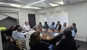 Líderes de salud se reúnen con Francisco Javier por reformas