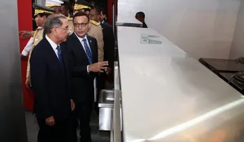 Danilo entrega cocina a la Academia Batalla de las Carreras