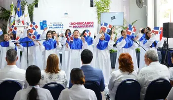 Roberto Ángel Salcedo presenta iniciativa en La Vega