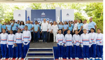 Presidente Abinader inaugura techado escolar en Cotuí