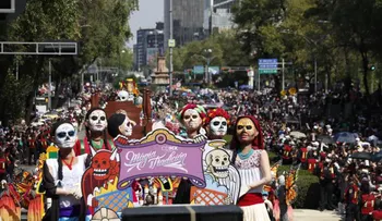 Los muertos desfilan de nuevo por Ciudad de México tras la pandemia