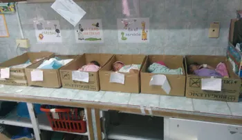Fotos muestran recién nacidos en cajas de cartón en un hospital de Venezuela